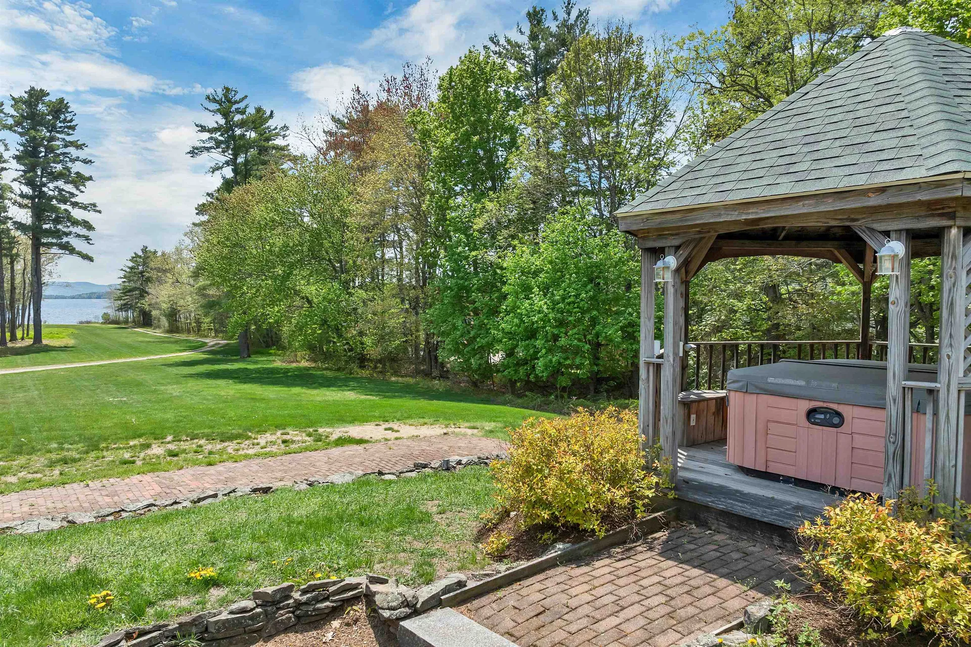 456 Governor Wentworth Highway Tuftonboro NH 03816