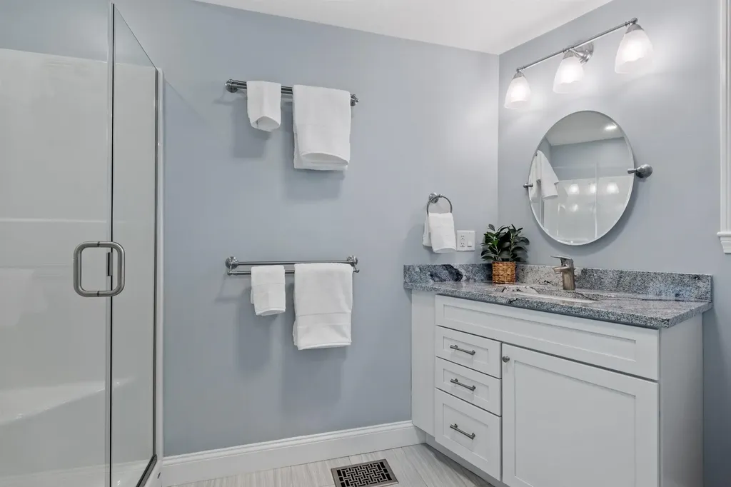 24 Trailview Drive Gilford NH 03249