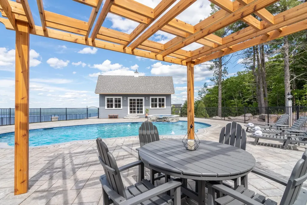 24 Trailview Drive Gilford NH 03249