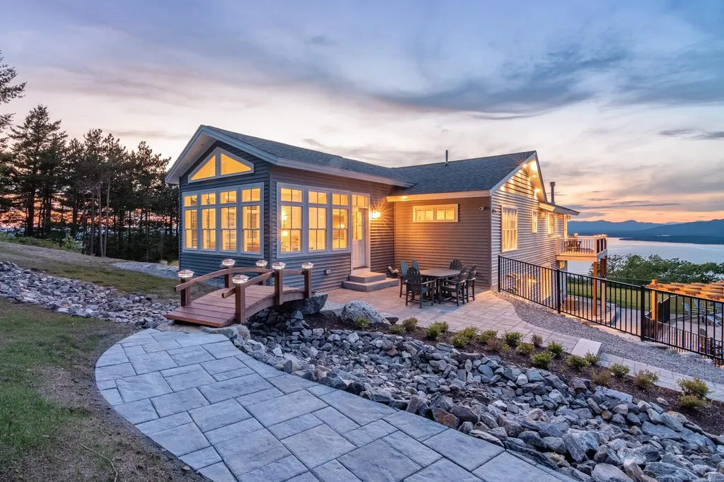24 Trailview Drive Gilford NH 03249