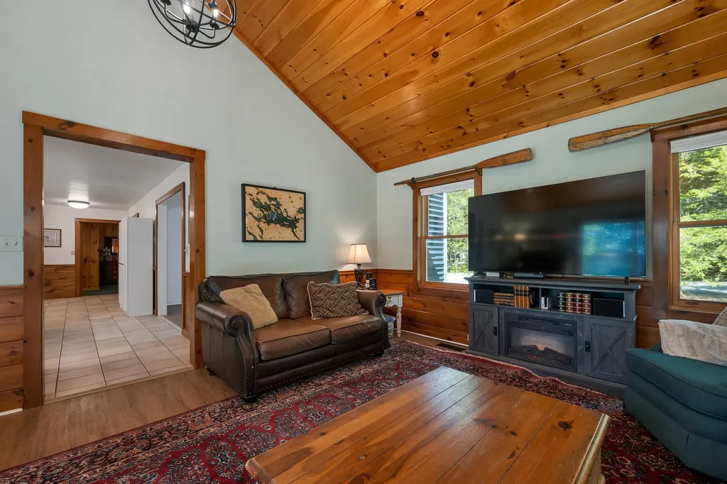 6 Percy Drive Wolfeboro NH 03894-4831