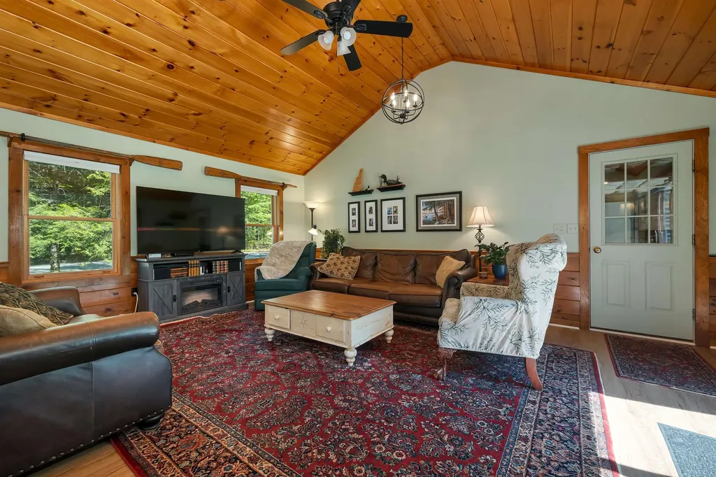 6 Percy Drive Wolfeboro NH 03894-4831
