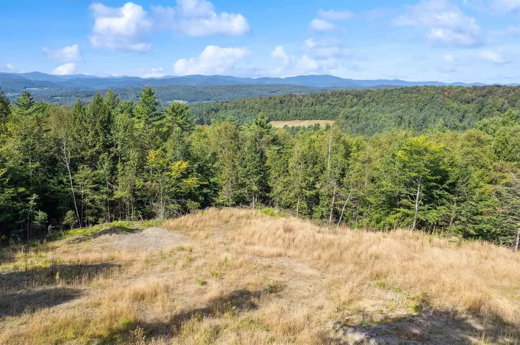 1985 Gee Hill Road Royalton VT 05068