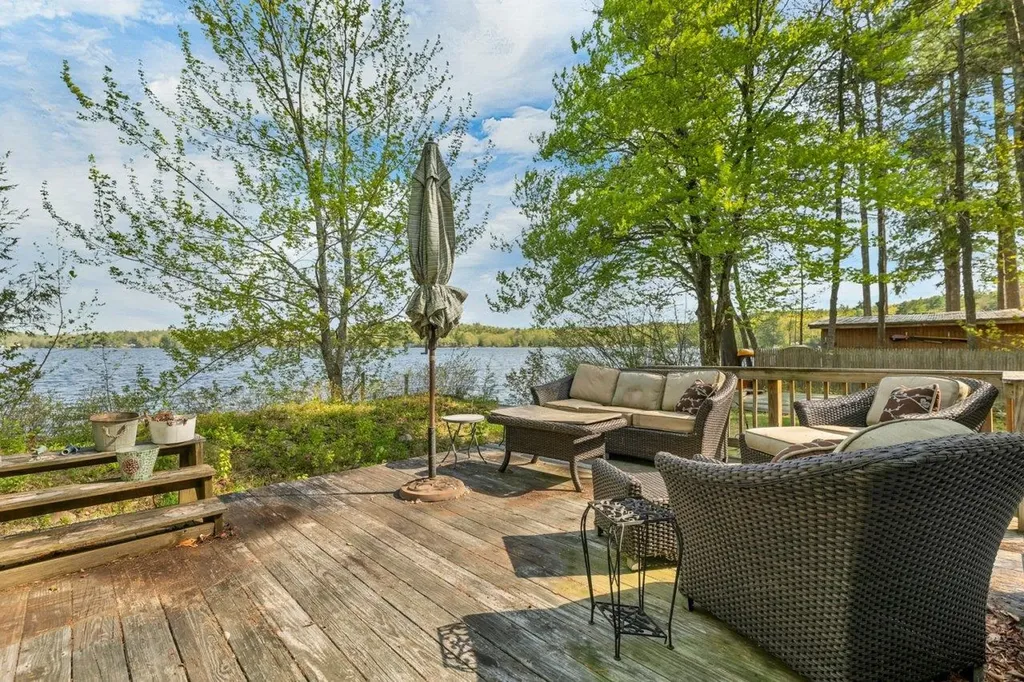 24 Gillis Lane Barnstead NH 03225