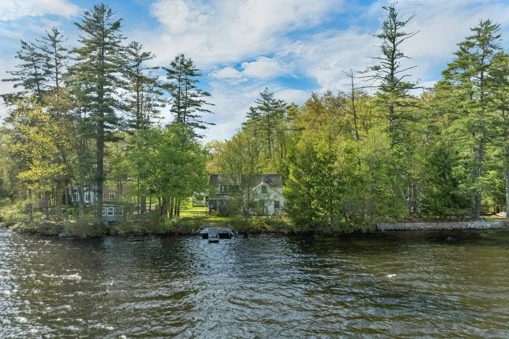 24 Gillis Lane Barnstead NH 03225