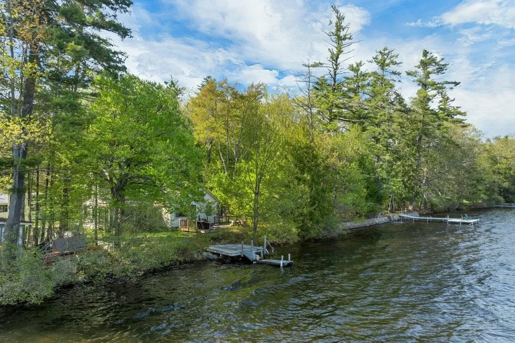 24 Gillis Lane Barnstead NH 03225