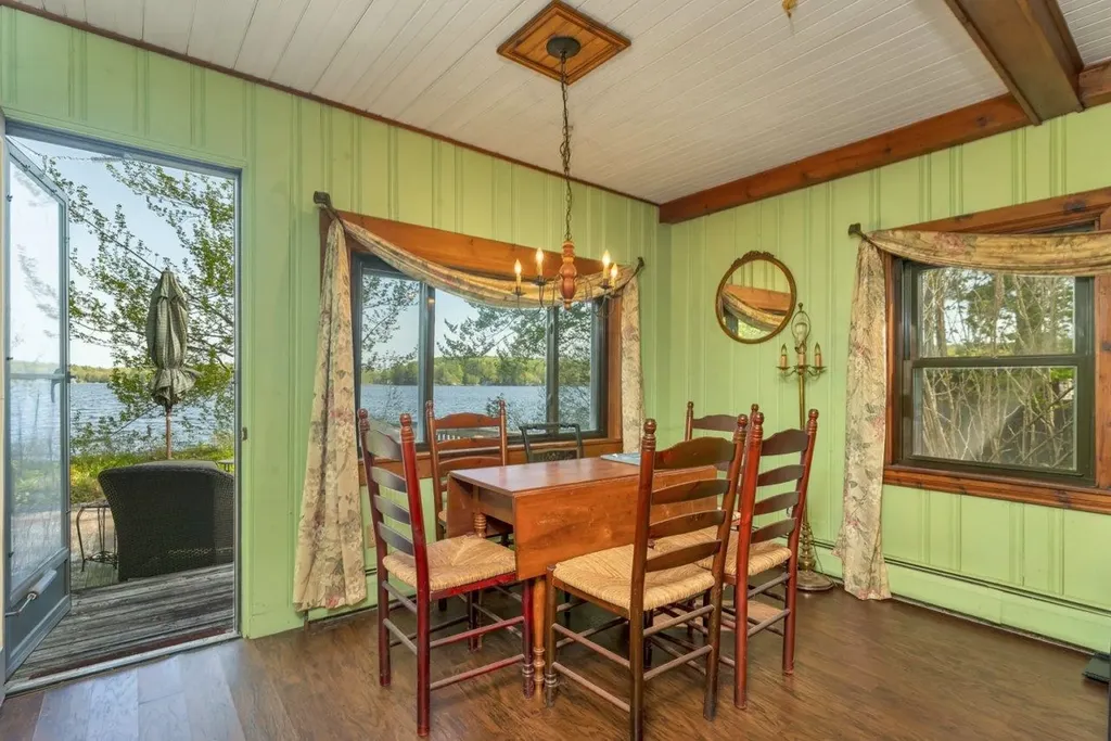 24 Gillis Lane Barnstead NH 03225