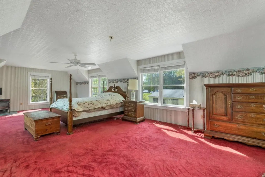24 Gillis Lane Barnstead NH 03225