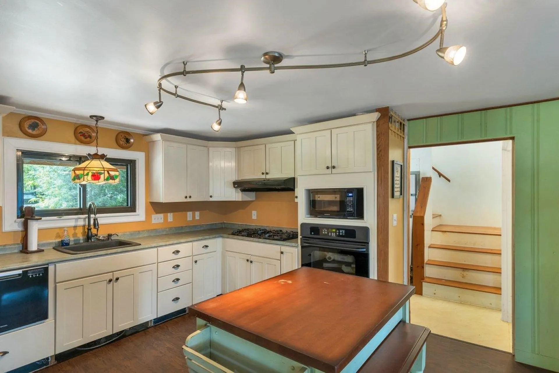 24 Gillis Lane Barnstead NH 03225