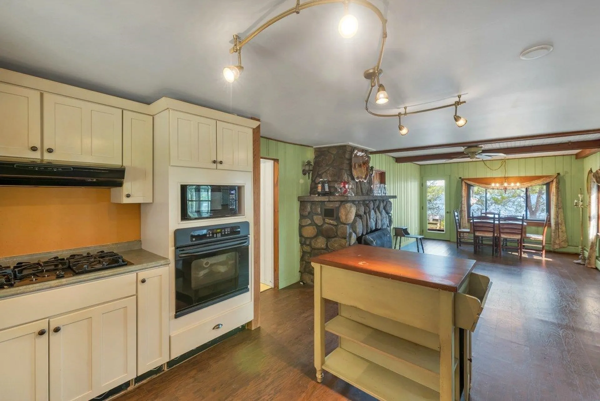 24 Gillis Lane Barnstead NH 03225
