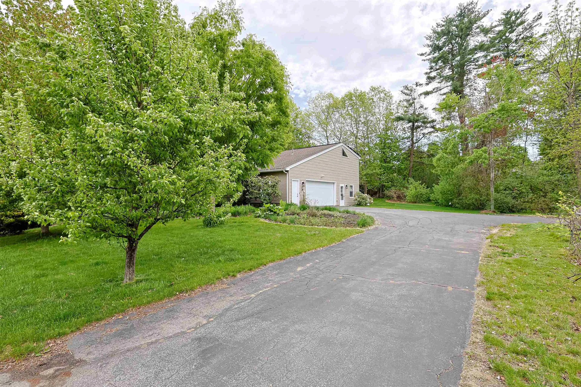 311 Paquette Avenue Manchester NH 03104