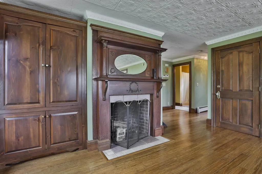 34 Baker Avenue Deerfield NH 03037