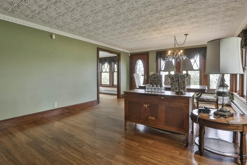 34 Baker Avenue Deerfield NH 03037