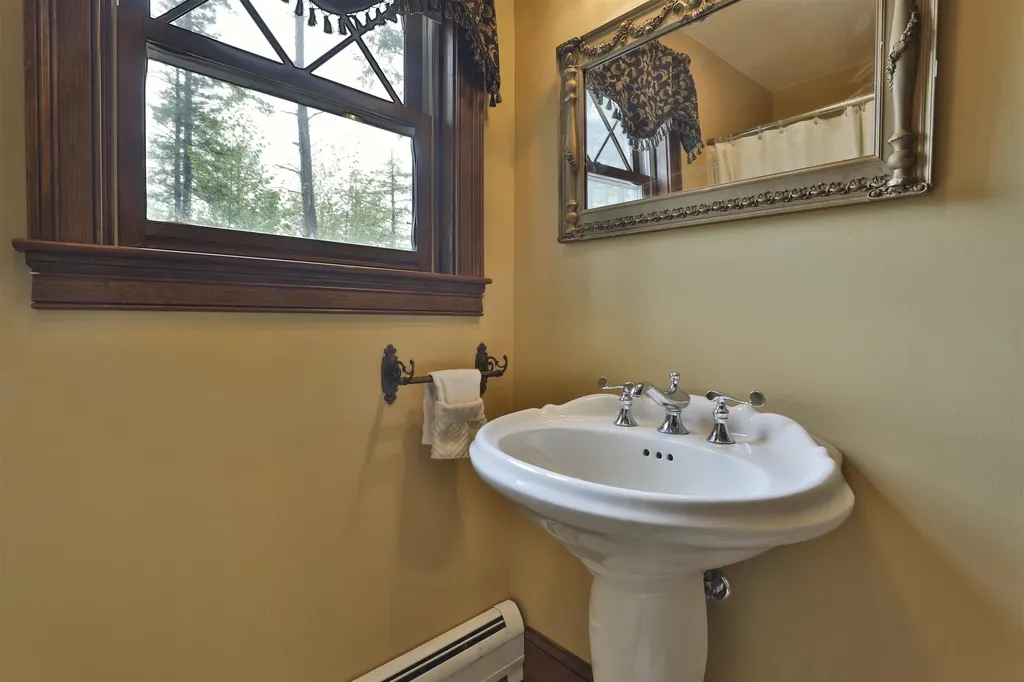 34 Baker Avenue Deerfield NH 03037
