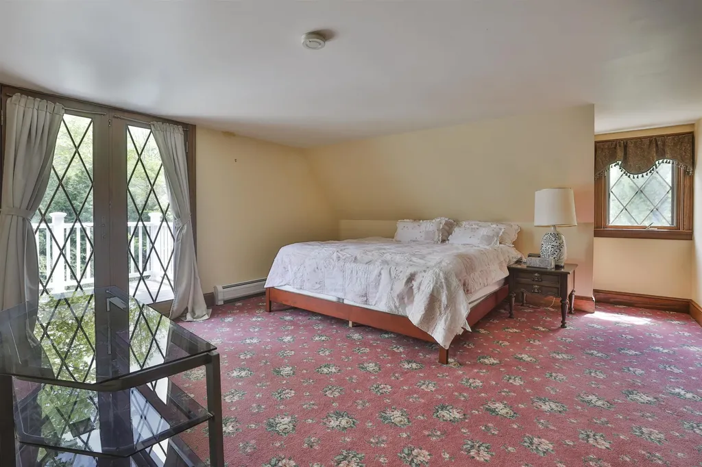 34 Baker Avenue Deerfield NH 03037
