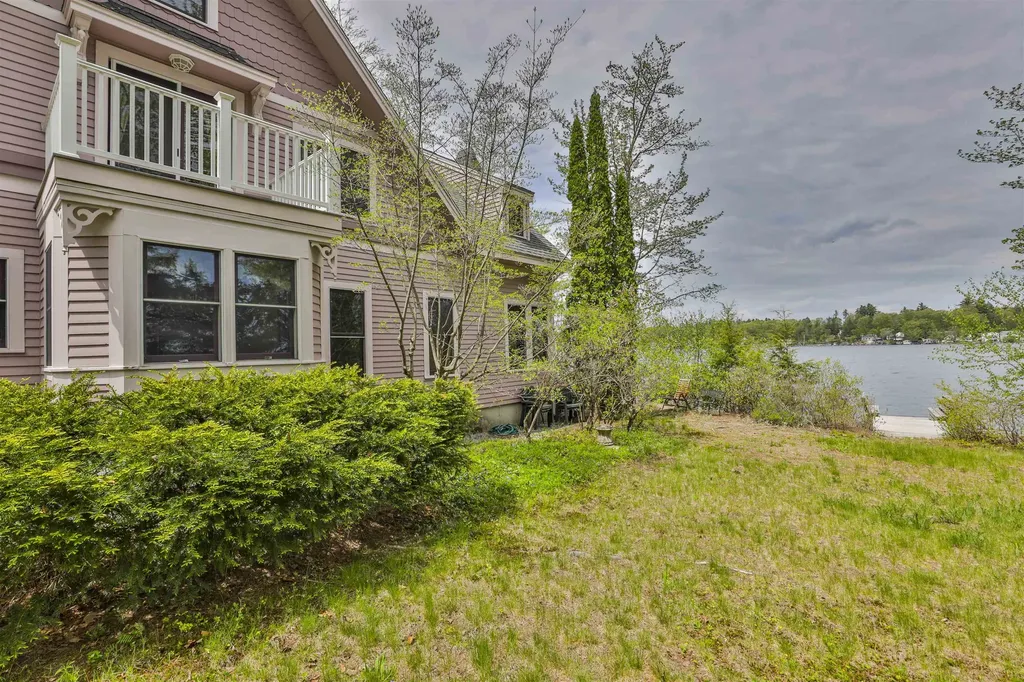 34 Baker Avenue Deerfield NH 03037