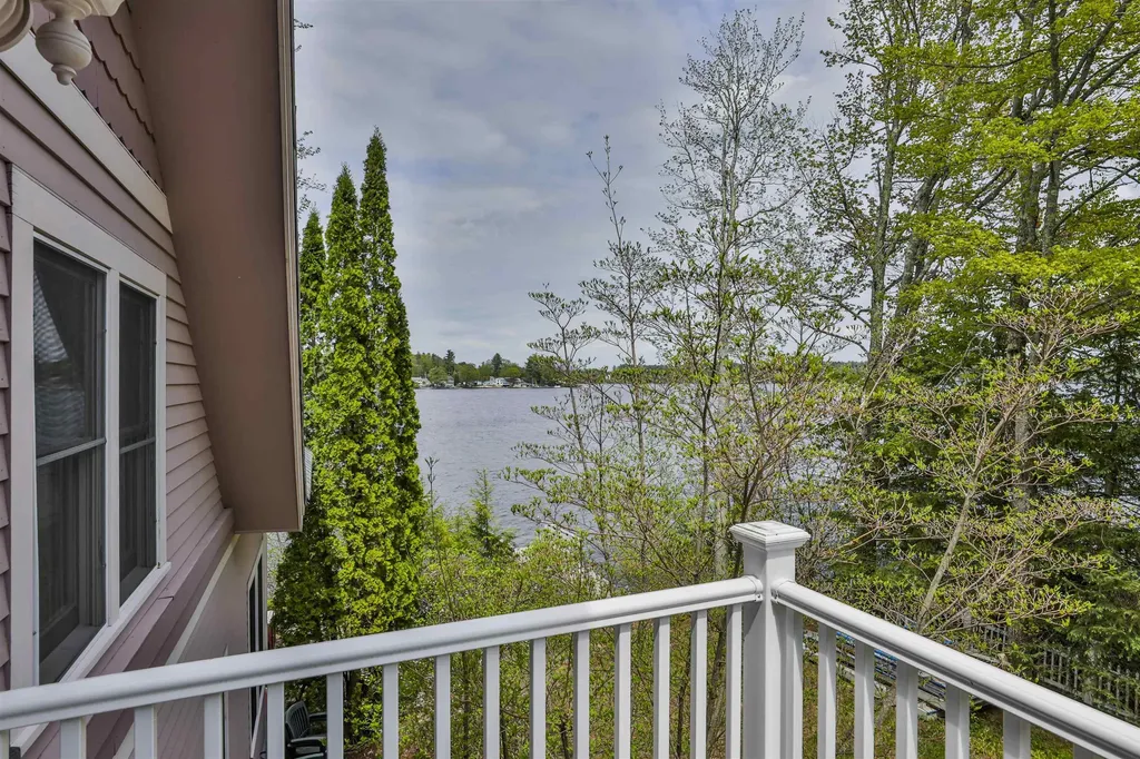 34 Baker Avenue Deerfield NH 03037