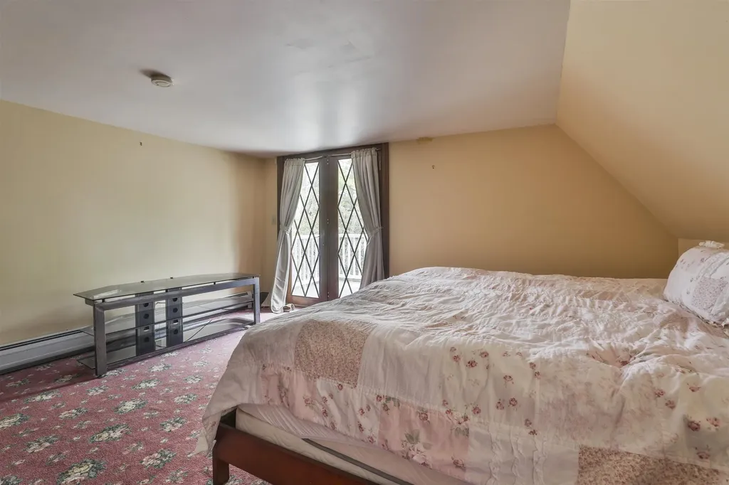 34 Baker Avenue Deerfield NH 03037