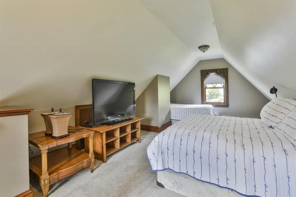 34 Baker Avenue Deerfield NH 03037