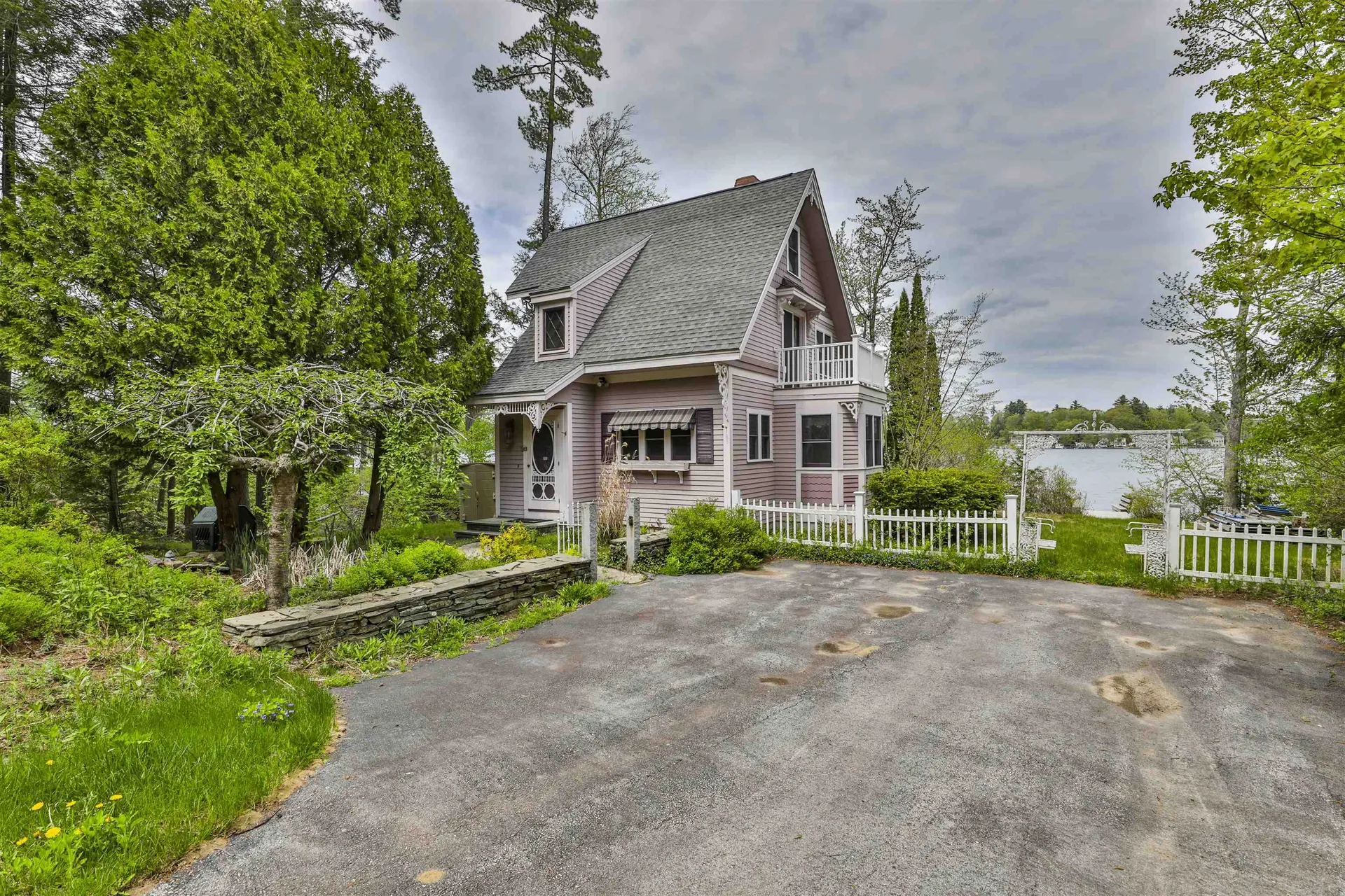 34 Baker Avenue Deerfield NH 03037