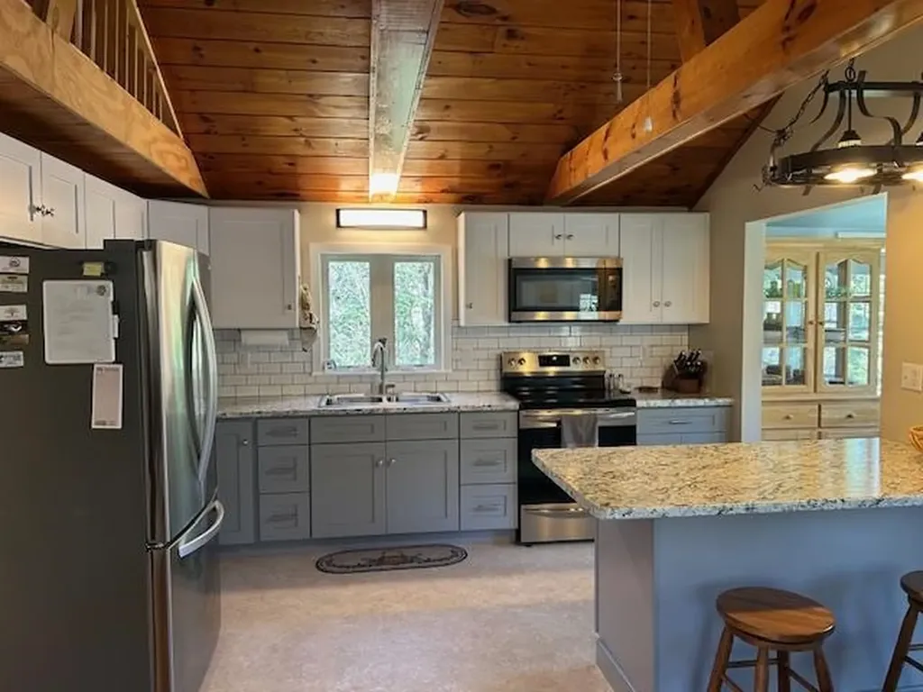 127 Hollow Road Stewartstown NH 03576