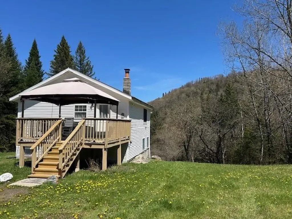 127 Hollow Road Stewartstown NH 03576
