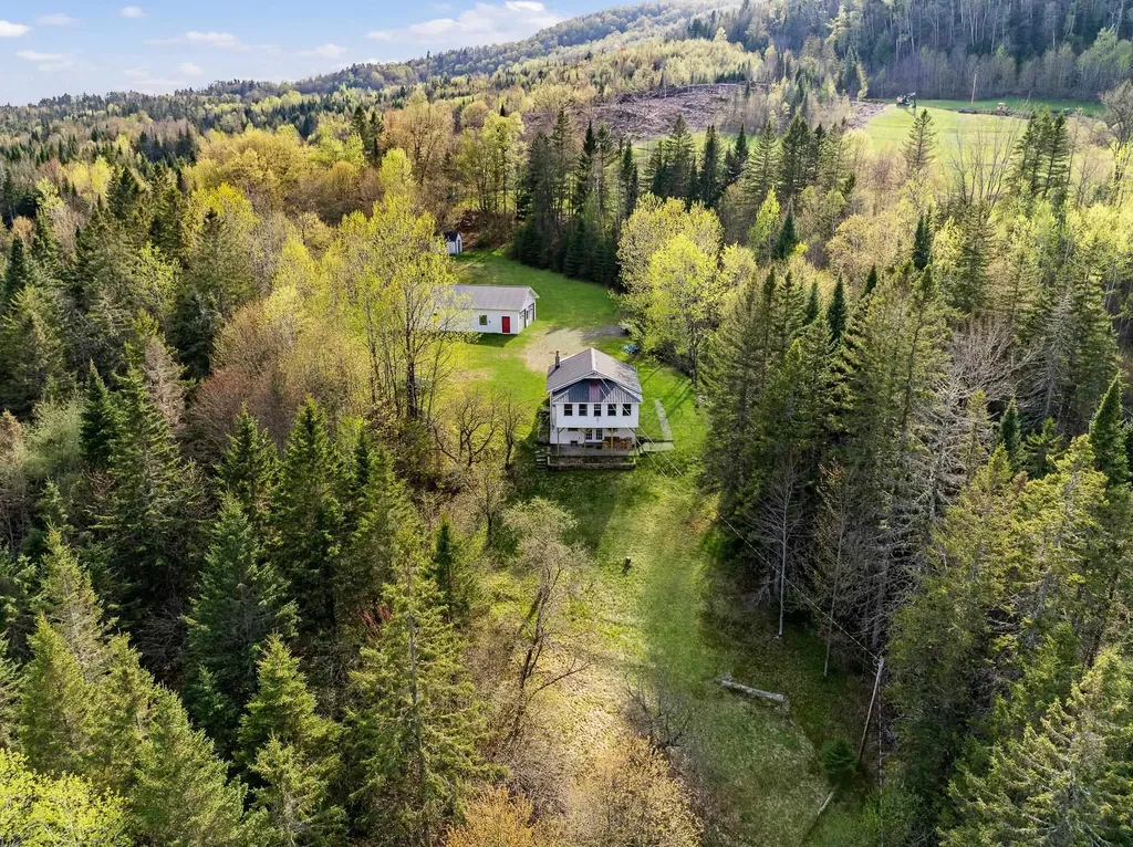 127 Hollow Road Stewartstown NH 03576