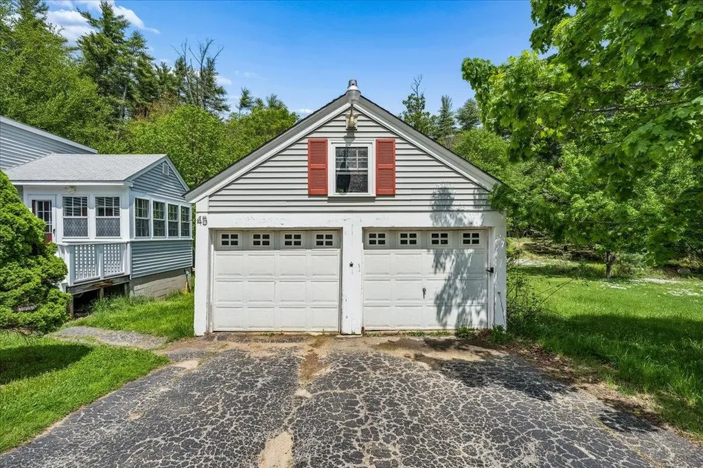 45 Old Center Road Deerfield NH 03037