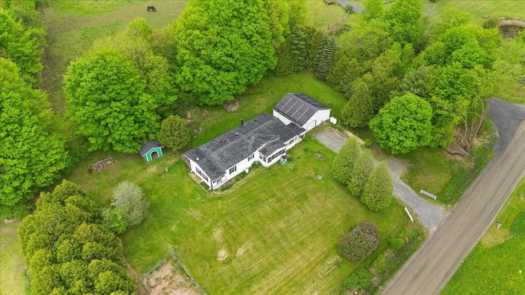 673 Bullock Road Georgia VT 05468