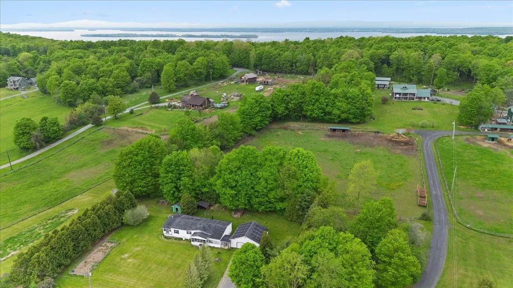 673 Bullock Road Georgia VT 05468