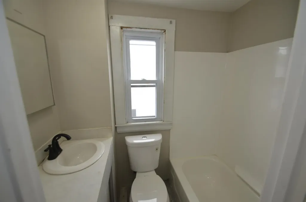 308 Bartlett Street Manchester NH 03102