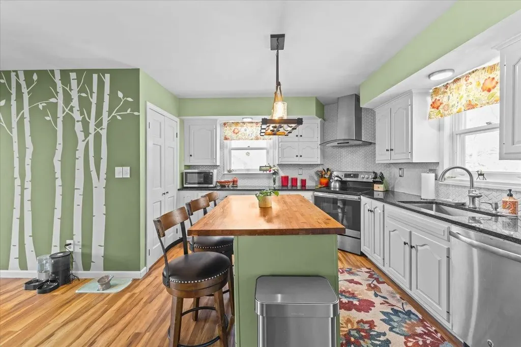 67 Thacher Road Bolton VT 05477