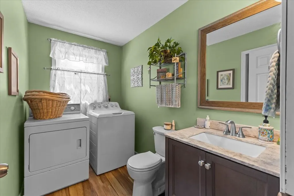 67 Thacher Road Bolton VT 05477
