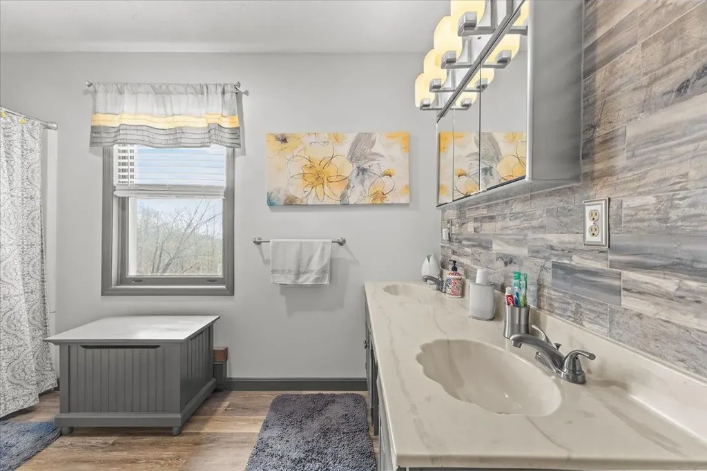 67 Thacher Road Bolton VT 05477