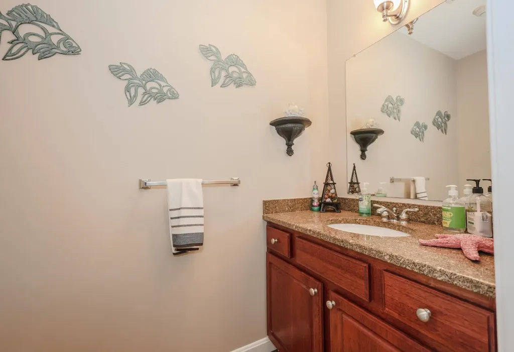 11 Sullivan Way Laconia NH 03246