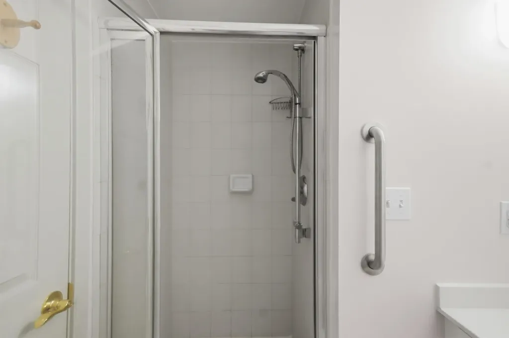 10 Mountain Laurels Drive Nashua NH 03062