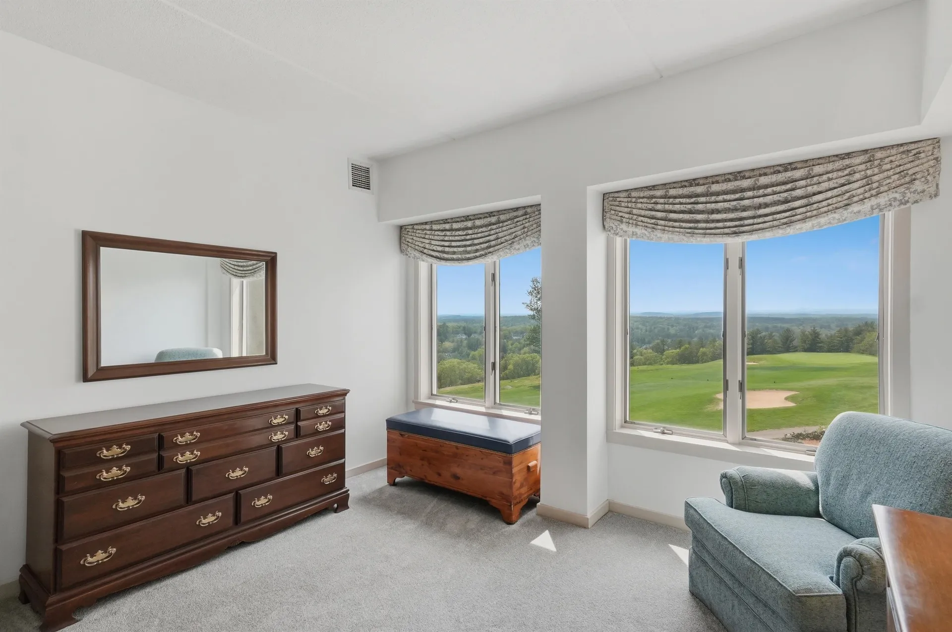 10 Mountain Laurels Drive Nashua NH 03062