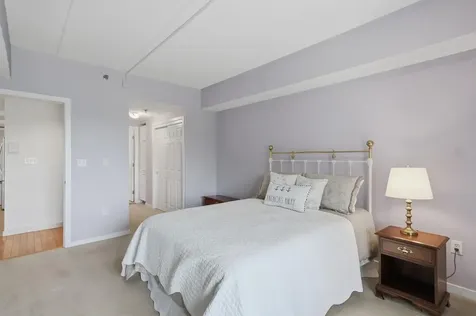 10 Mountain Laurels Drive Nashua NH 03062