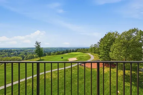 10 Mountain Laurels Drive Nashua NH 03062