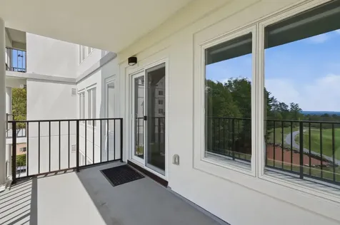 10 Mountain Laurels Drive Nashua NH 03062