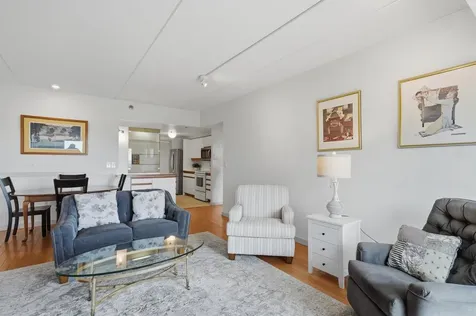 10 Mountain Laurels Drive Nashua NH 03062