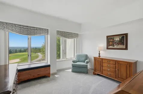 10 Mountain Laurels Drive Nashua NH 03062