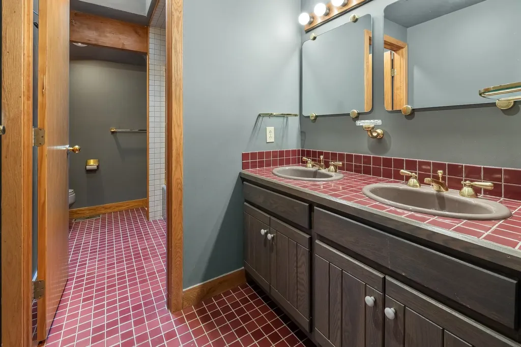 6 Old Ridge Road Winhall VT 05340