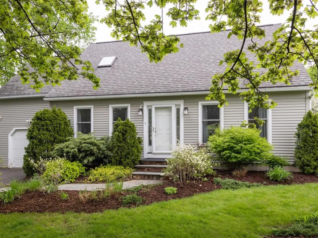 113 Maplewood Drive Shelburne VT 05482