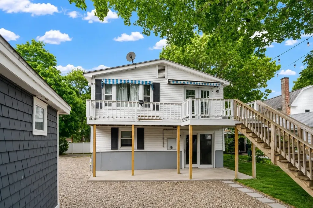 28-30 Thorwald Avenue Hampton NH 03842