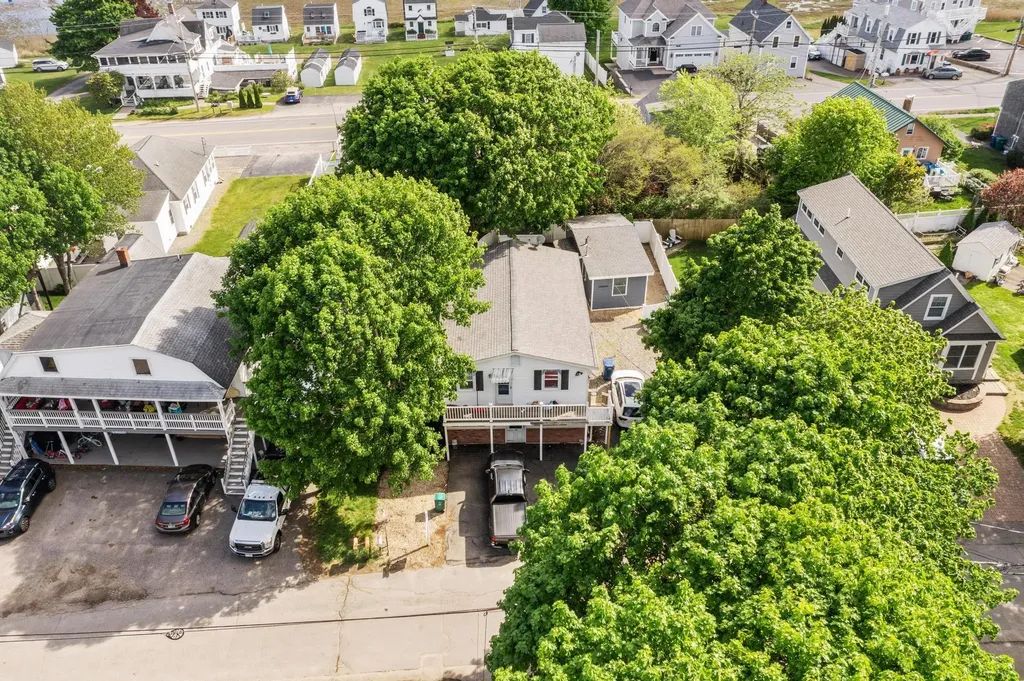 28-30 Thorwald Avenue Hampton NH 03842