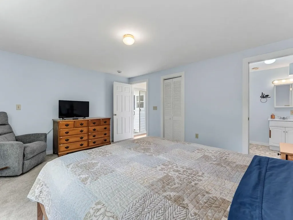19 Brookside Drive Middlebury VT 05753-1521
