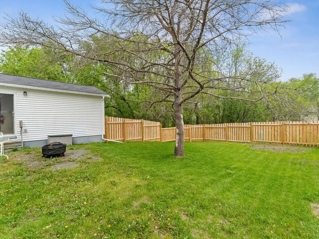 19 Brookside Drive Middlebury VT 05753-1521