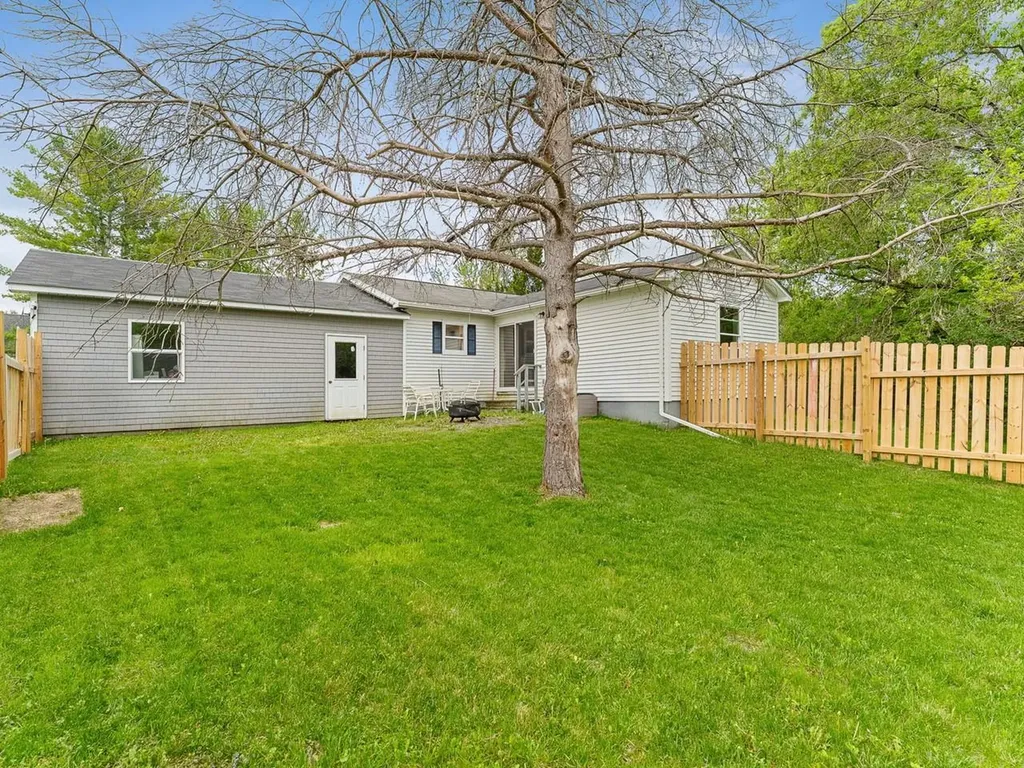 19 Brookside Drive Middlebury VT 05753-1521