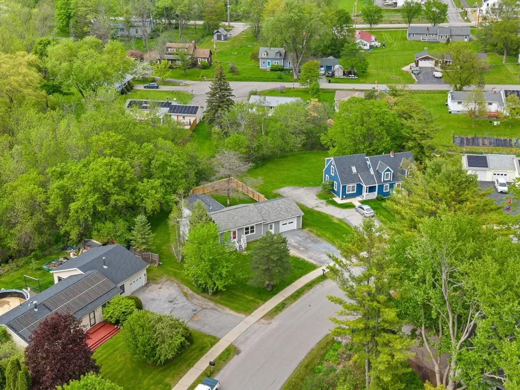 19 Brookside Drive Middlebury VT 05753-1521